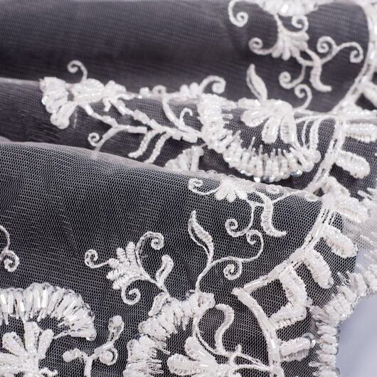 Corded lace, Luna